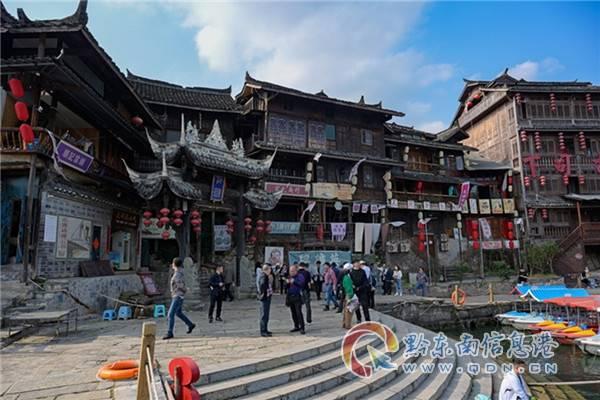 同色彩相撞